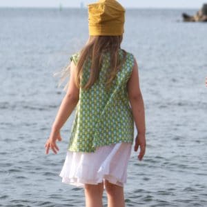 Rüschenrock und grüne Tunika für Mädchen