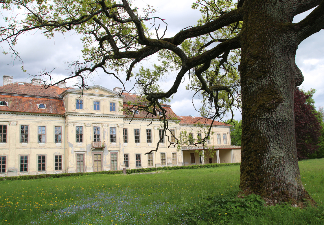 Schloss Dönhoffstädt in den Mauren früher Ostpreußen - Parkseite