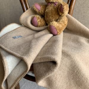 Bio-Kinderdecke aus Merinowolle von Disana in natur-beige