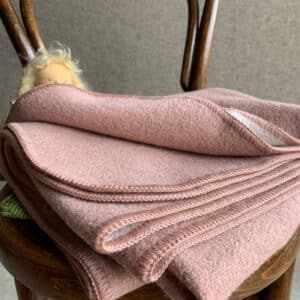 Disana Bio-Kinderdecke aus Merinowolle in natur-rose