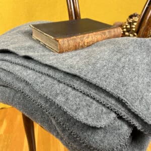 Bio-Merinowolldecke aus Fleece in der Farbe grau/fels, Größe ca. 140 x 220 cm von Reiff