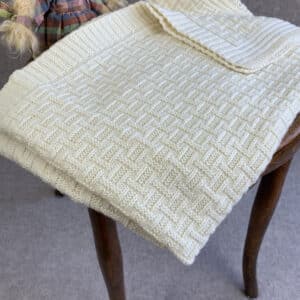 Kuscheldecke für Babys aus Merinowolle in natur